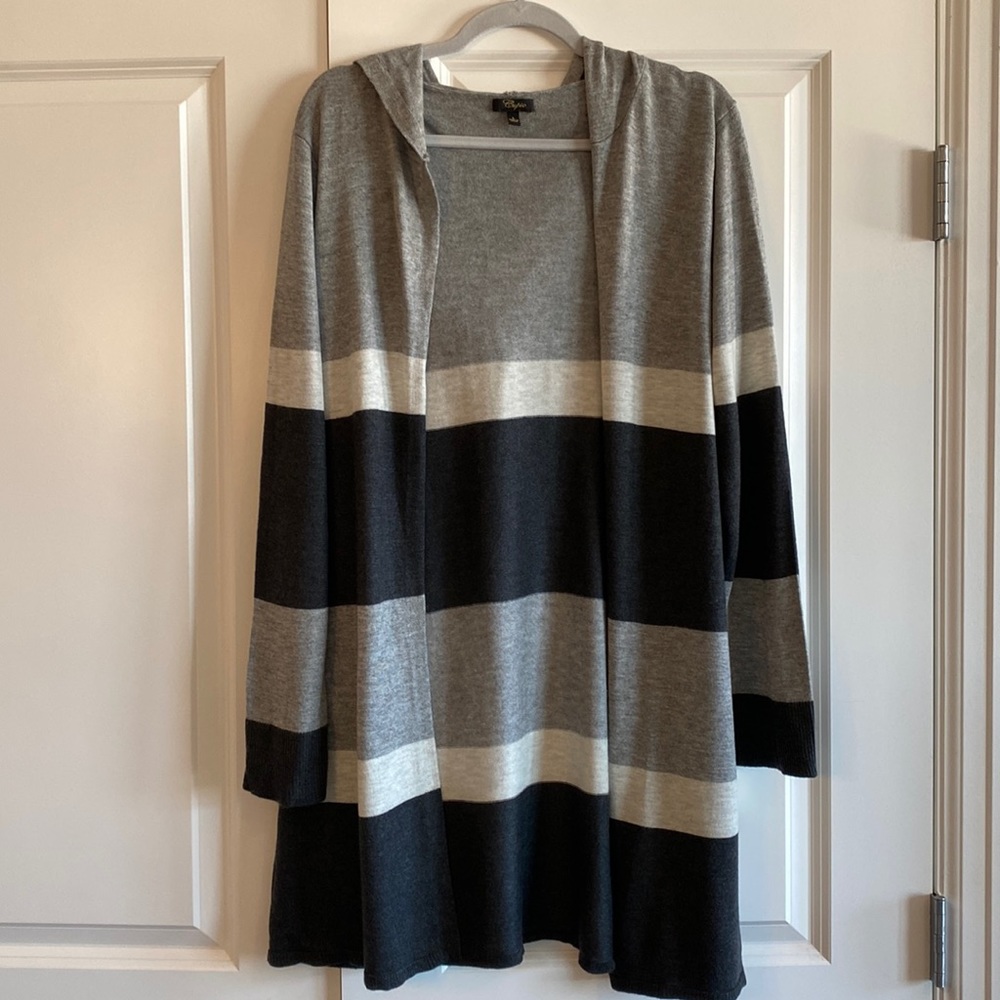 Cupio womens hooded cardigan. Size L.